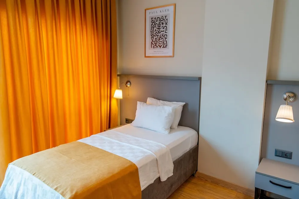 Deluxe Üç Kişilik Oda, Şehir Manzaralı