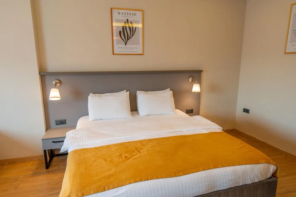 Deluxe Üç Kişilik Oda, Şehir Manzaralı