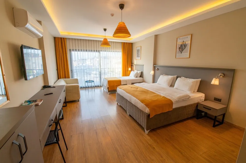 Deluxe Üç Kişilik Oda, Şehir Manzaralı
