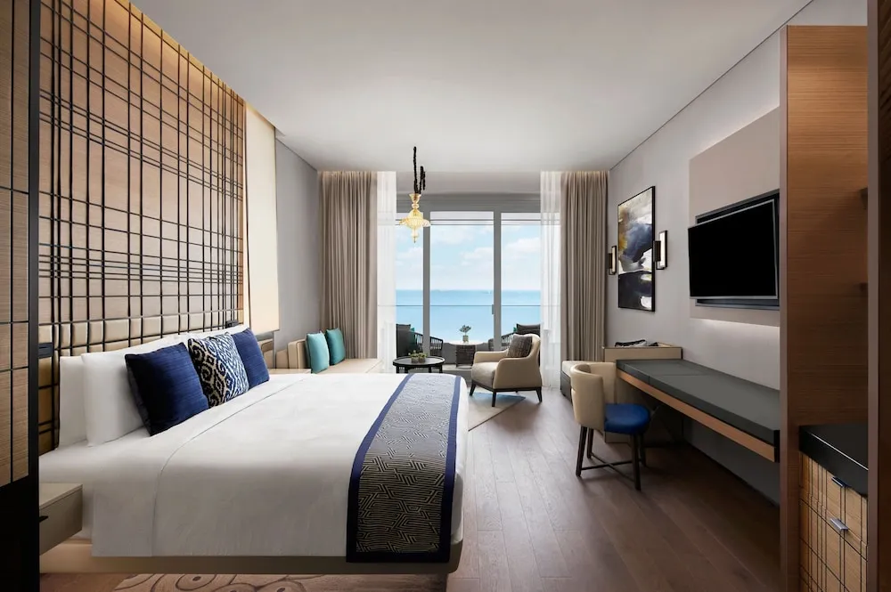 Deluxe Panoramic Sea View, Guest Room, 1 King, Balcony