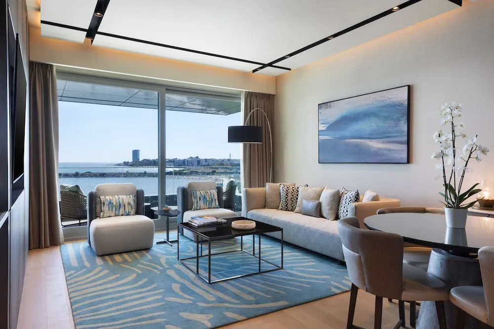 Specialty Two Bedroom Residence, Executive Lounge Access, 1 King, 1 Queen, Sea View, Balcony