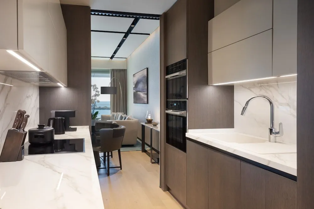 Extensive Three Bedroom Residence, Executive Lounge Access, 2 King, 3 Twin, Sea View, Balcony