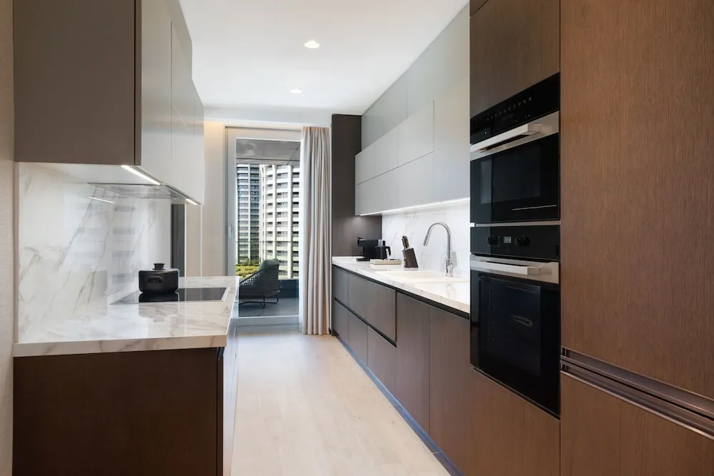 Extensive Three Bedroom Residence, Executive Lounge Access, 2 King, 3 Twin, Sea View, Balcony