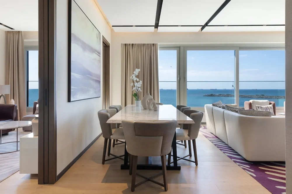 Extensive Three Bedroom Residence, Executive Lounge Access, 2 King, 3 Twin, Sea View, Balcony