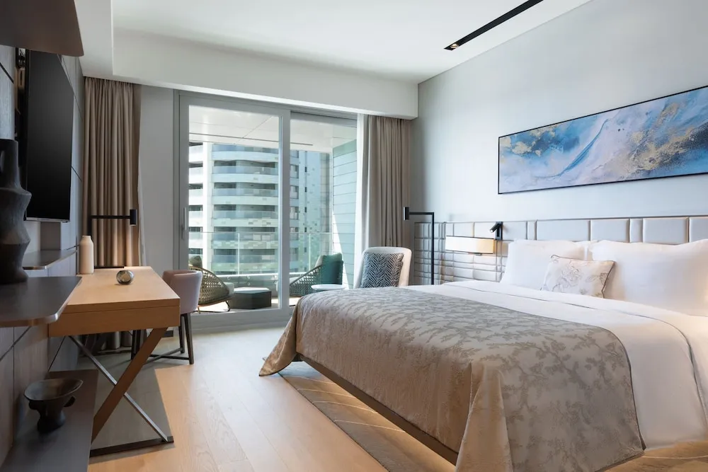 Spacious Two Bedroom Residence, Executive Lounge Access, 2 King, Sea View, Balcony