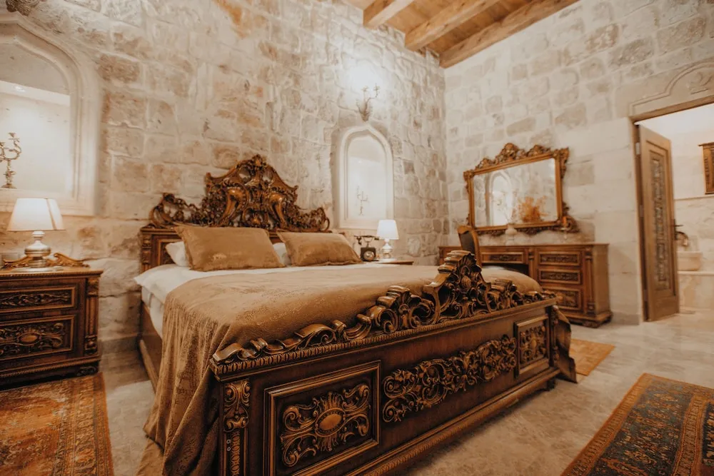 ANTIK ROOM