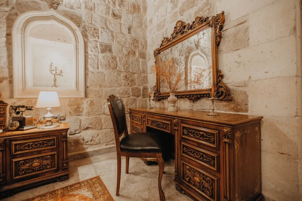 ANTIK ROOM