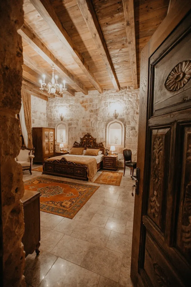 ANTIK ROOM