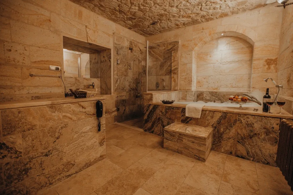 TEPESI TASLI ROOM
