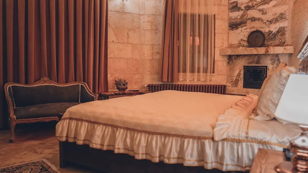 TEPESI TASLI ROOM