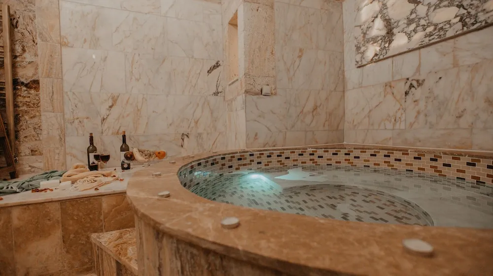 KONAK ROOM