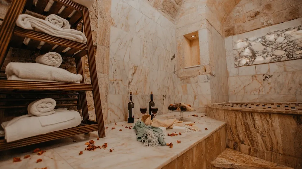 KONAK ROOM