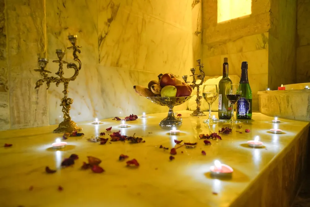 KONAK ROOM
