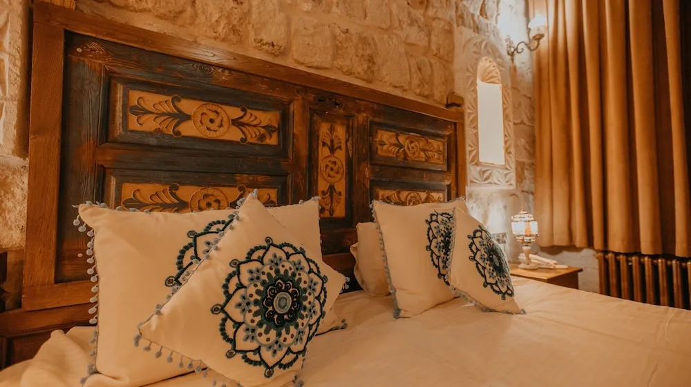 HEZEN ROOM