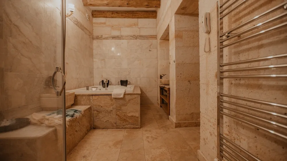 HEZEN ROOM