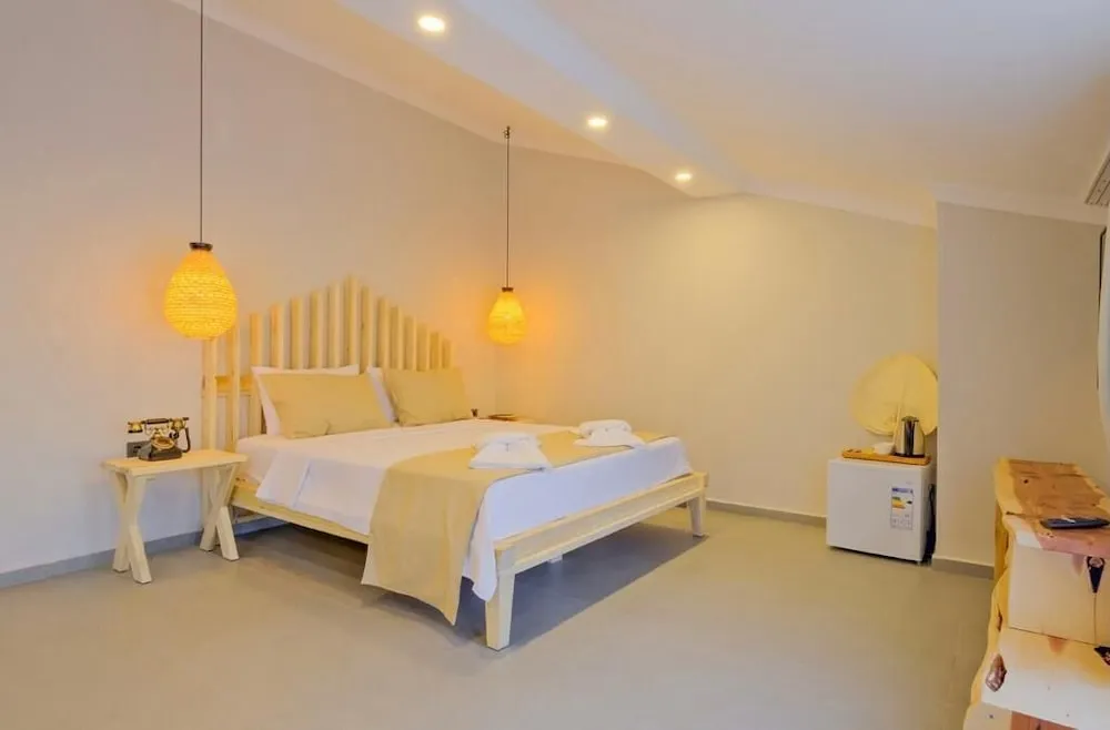Honeymoon Tek Büyük Yataklı Oda