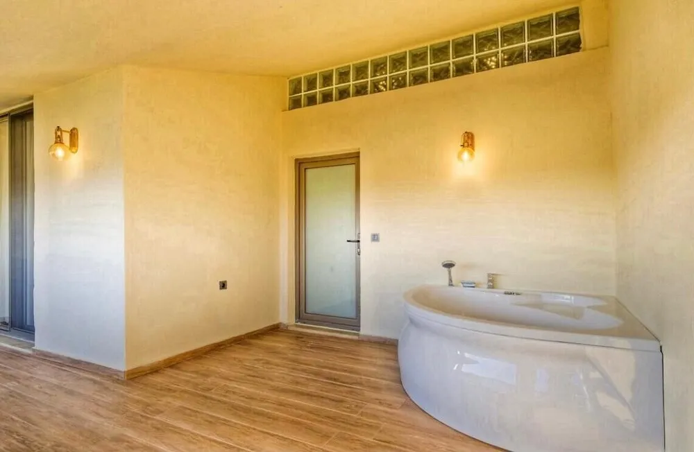 Honeymoon Tek Büyük Yataklı Oda