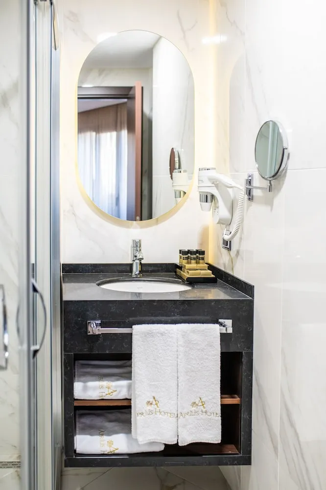 Standard Dört Kişilik Oda