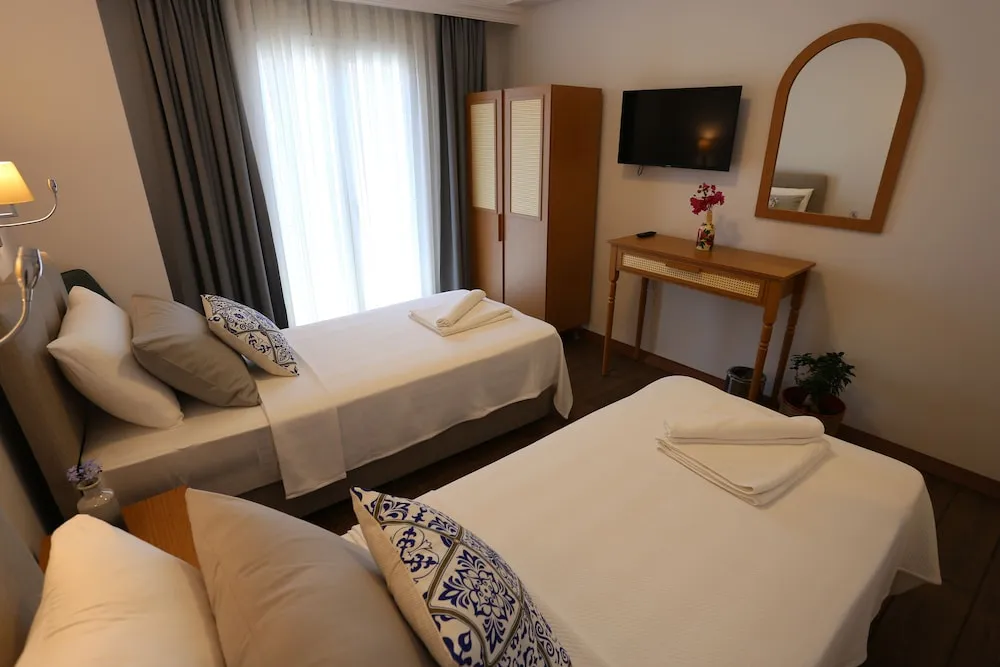 Deluxe Tek Büyük veya İki Ayrı Yataklı Oda, 1 Büyük (Queen) Boy Yatak, Sigara İçilmez, Balkon