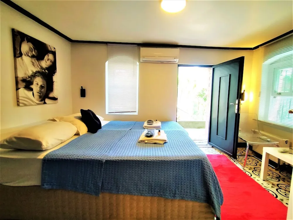 Deluxe Tek Büyük Yataklı Oda