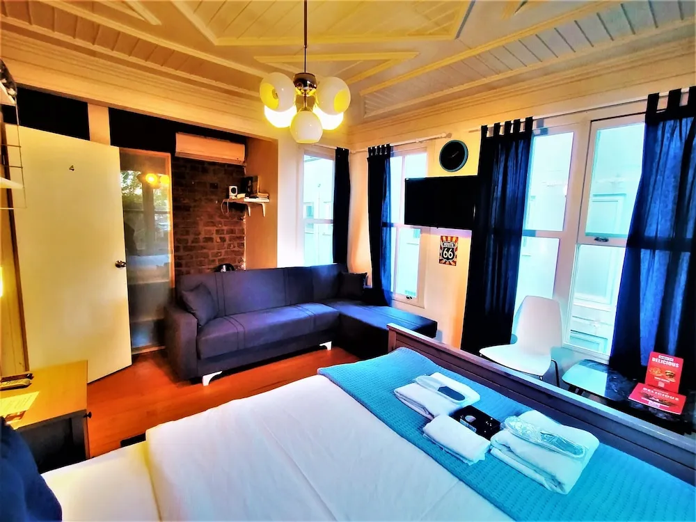Deluxe Üç Kişilik Oda