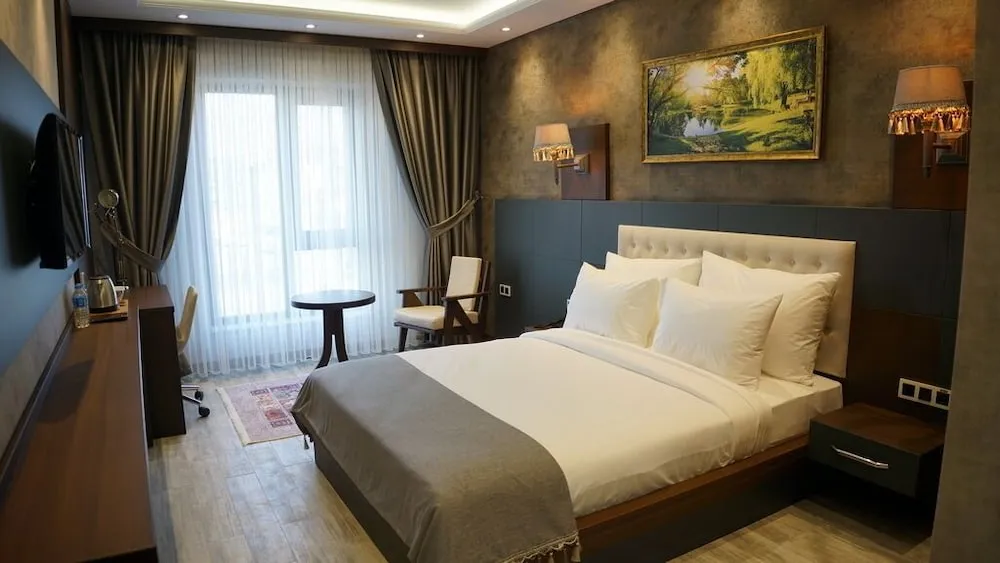 Business Tek Büyük Yataklı Oda