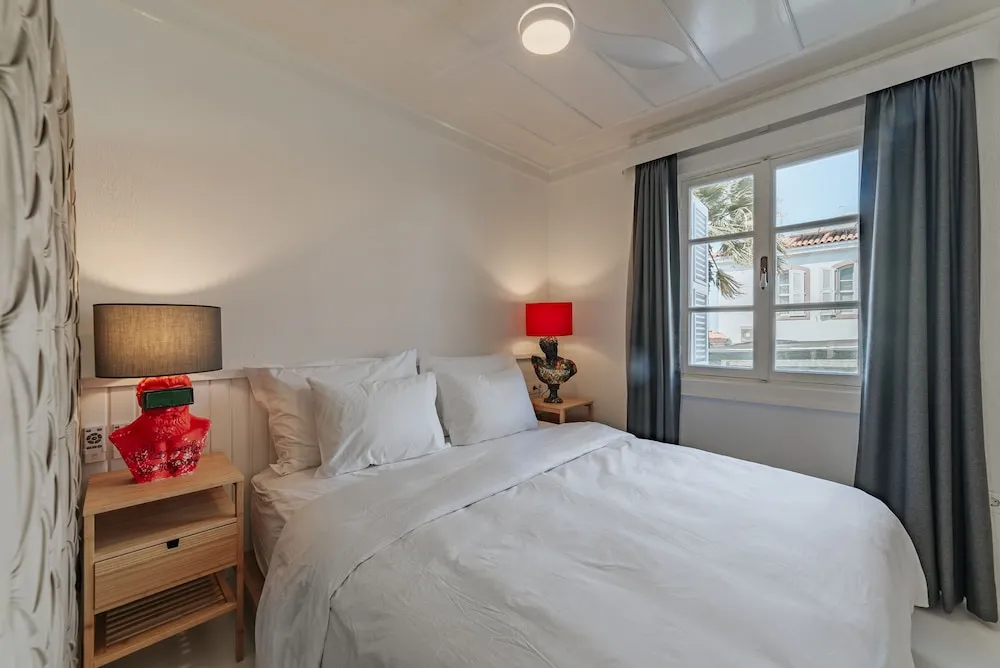 Deluxe Double Room 9