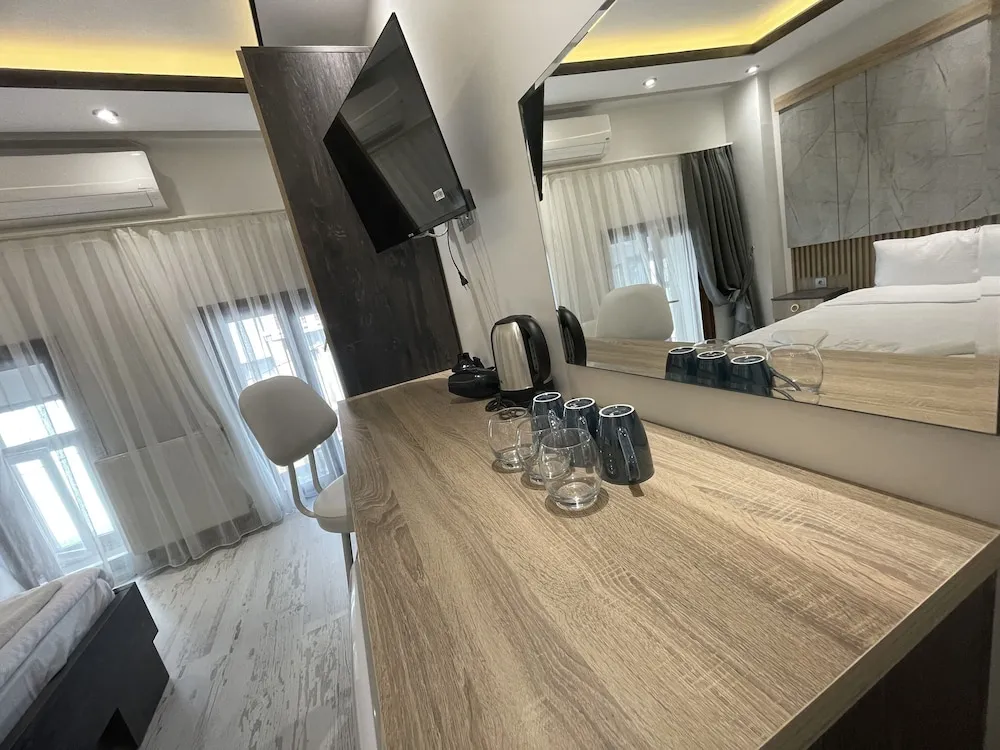 Deluxe Tek Büyük Yataklı Oda