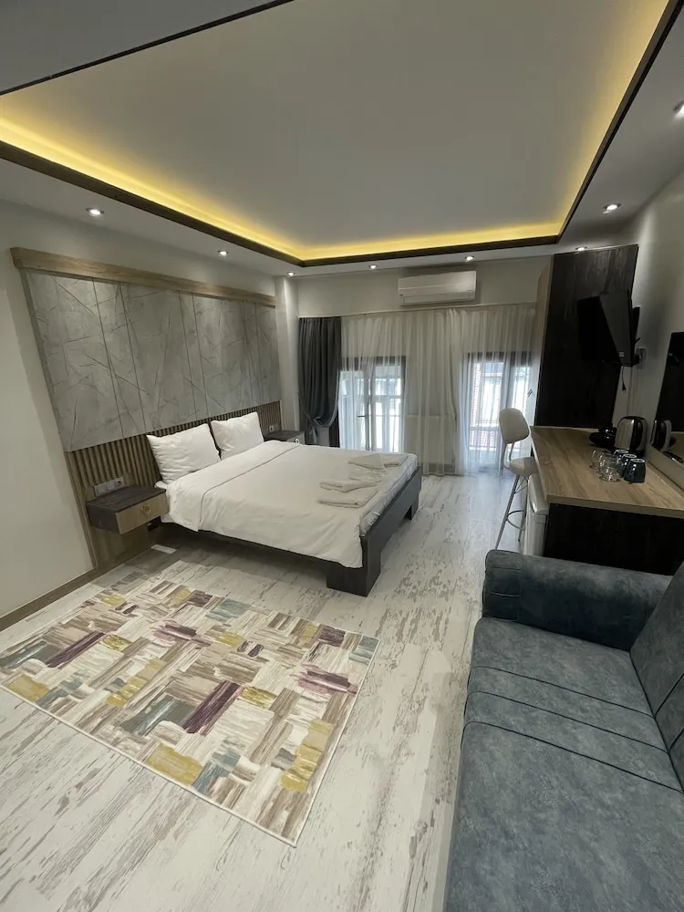 Deluxe Tek Büyük Yataklı Oda