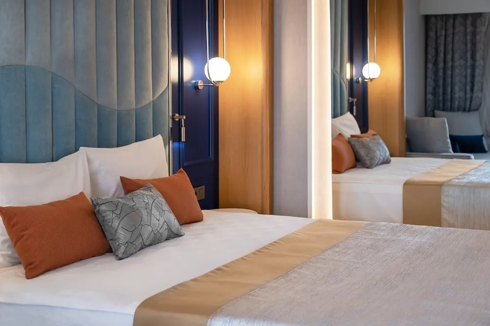 STANDARD ROOM - STANDARD ROOM, WITH POOL, GARDEN VIEW