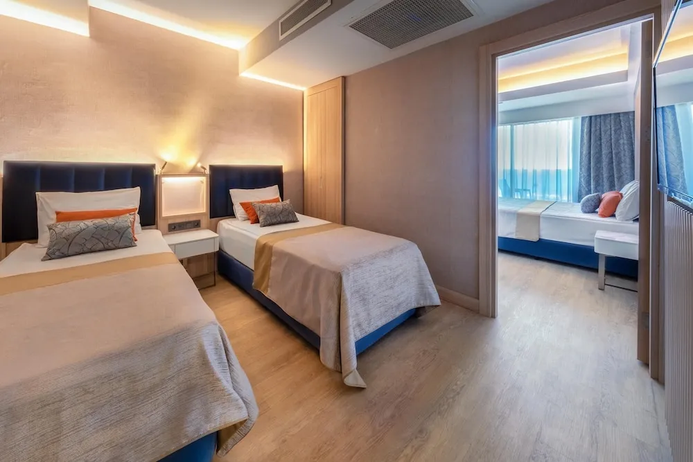 Family Oda, Bahçe Manzaralı