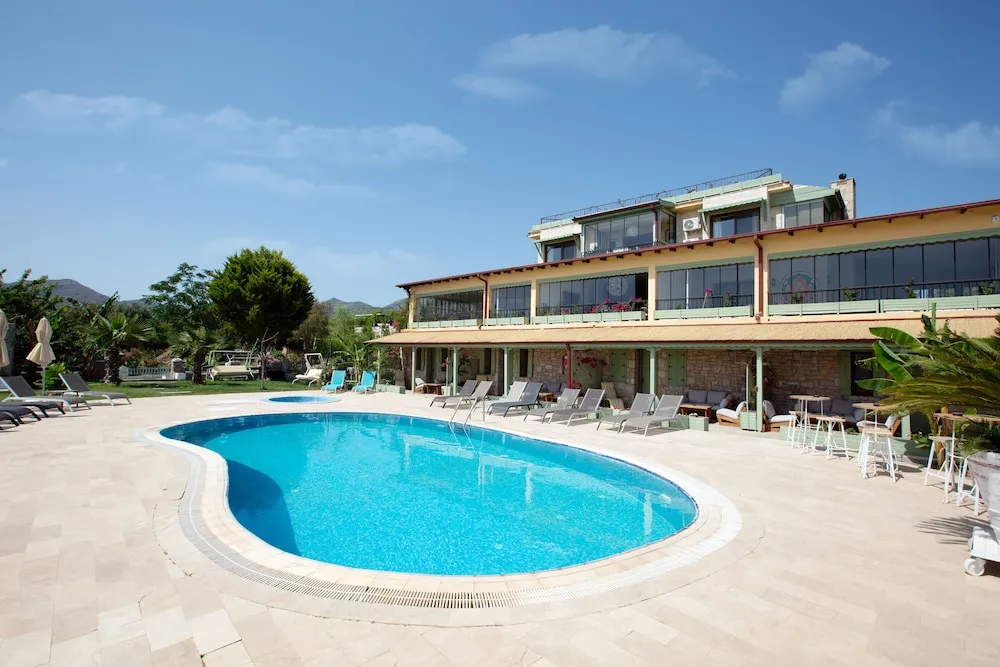 Deluxe Oda, Veranda, Havuz Manzaralı