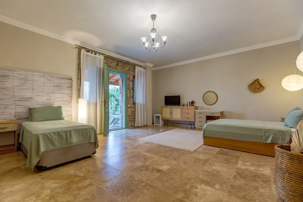 Deluxe Oda, Veranda, Havuz Manzaralı (1)