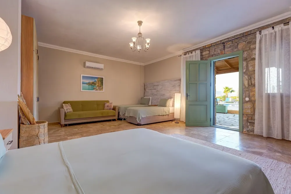 Deluxe Oda, Veranda, Havuz Manzaralı (1)