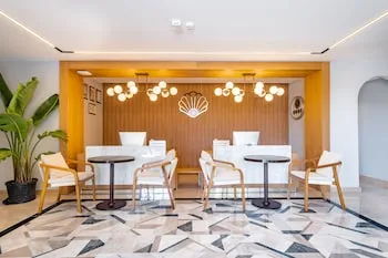 Pearly Hotel