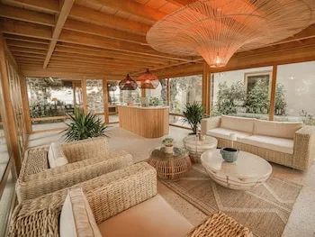 Perios Beach House - Adults Only