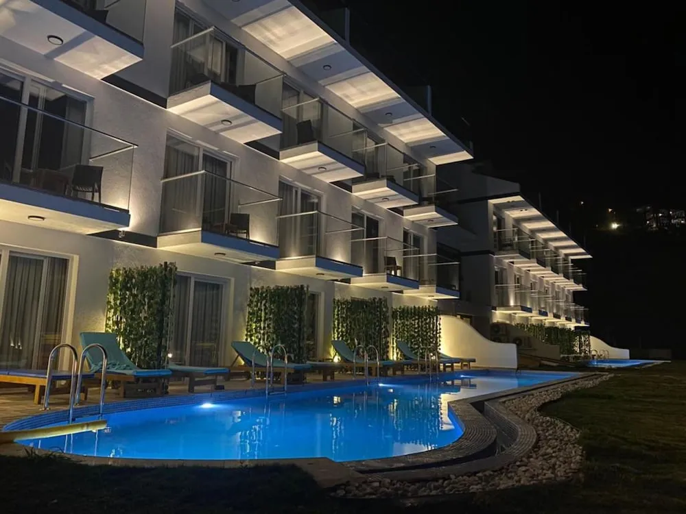 Swim Up Room with Sea View