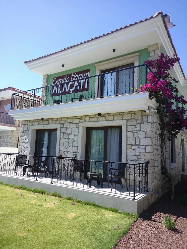 Standard Oda, Balkon, Bahçe Manzaralı