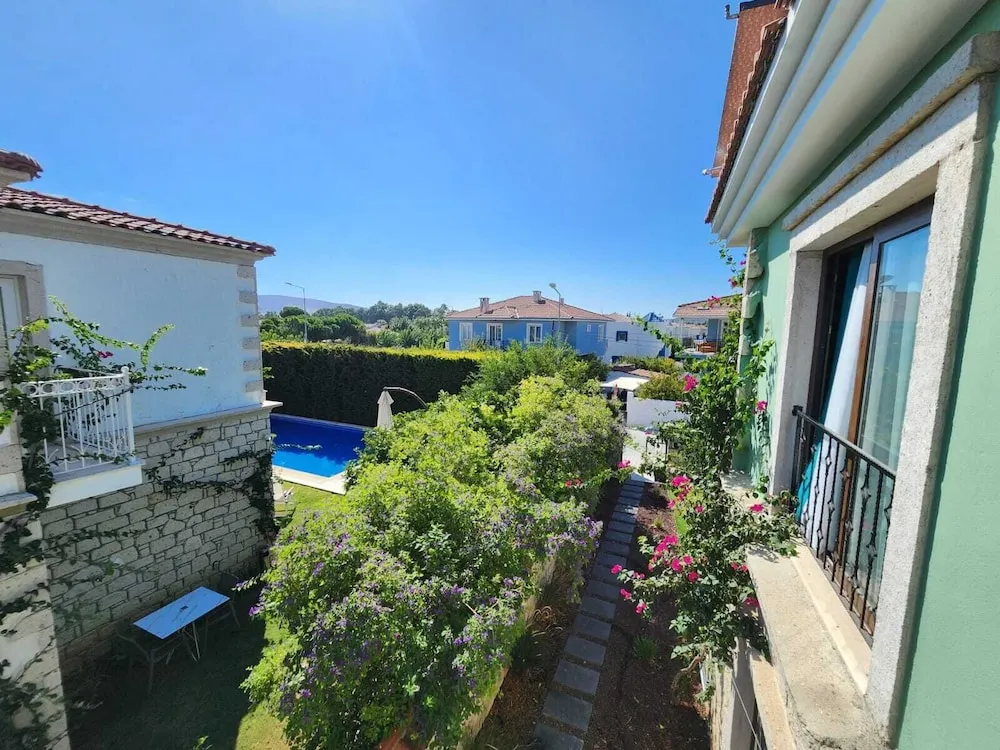 Standard Oda, Balkon, Bahçe Manzaralı