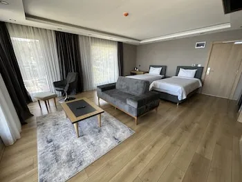 Şehrar Suit Hotel