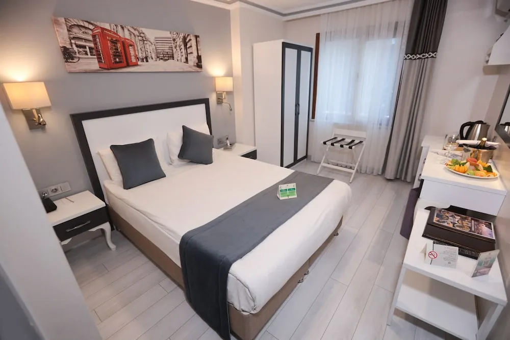 Standard Tek Büyük Yataklı Oda