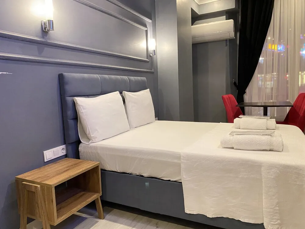Premium Tek Büyük Yataklı Oda