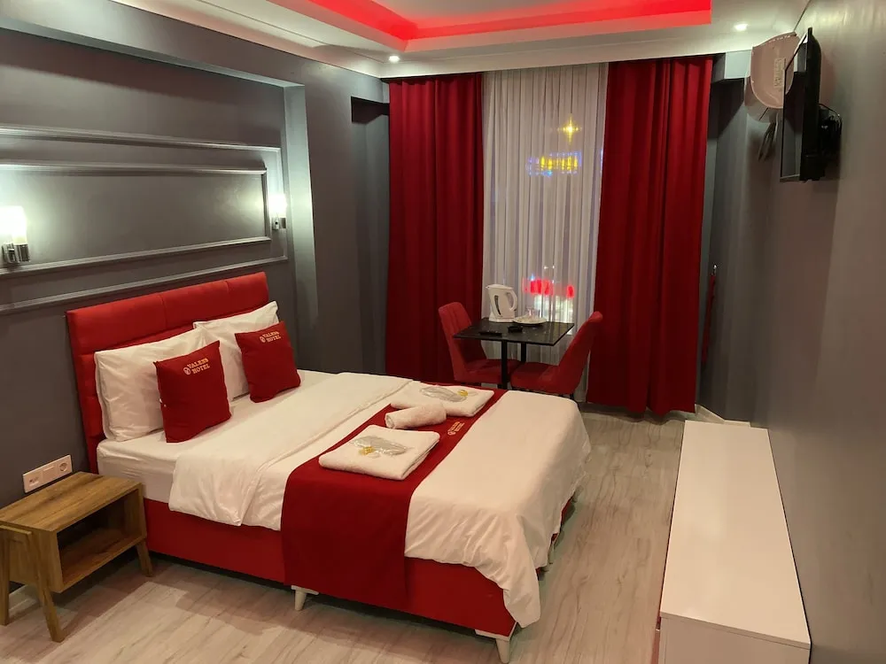 Comfort Tek Büyük Yataklı Oda