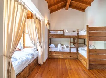 Banana Alaçatı Food & Stay - Yetişkin Oteli