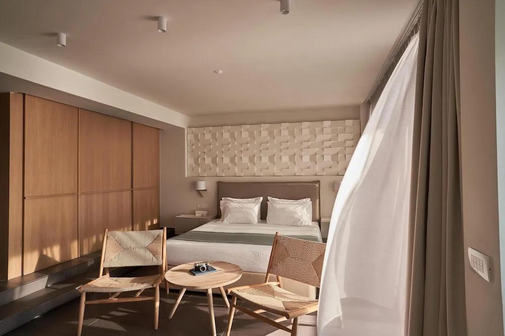 Junior Süit, Denize Bakan (Seafront)