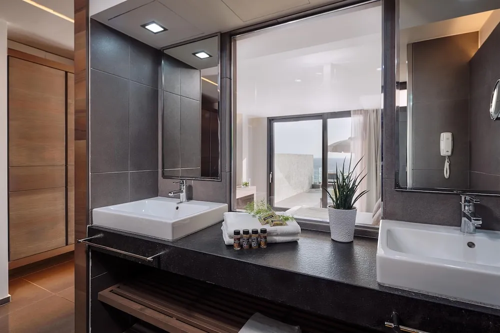 Bungalov, Denize Bakan (Seafront)