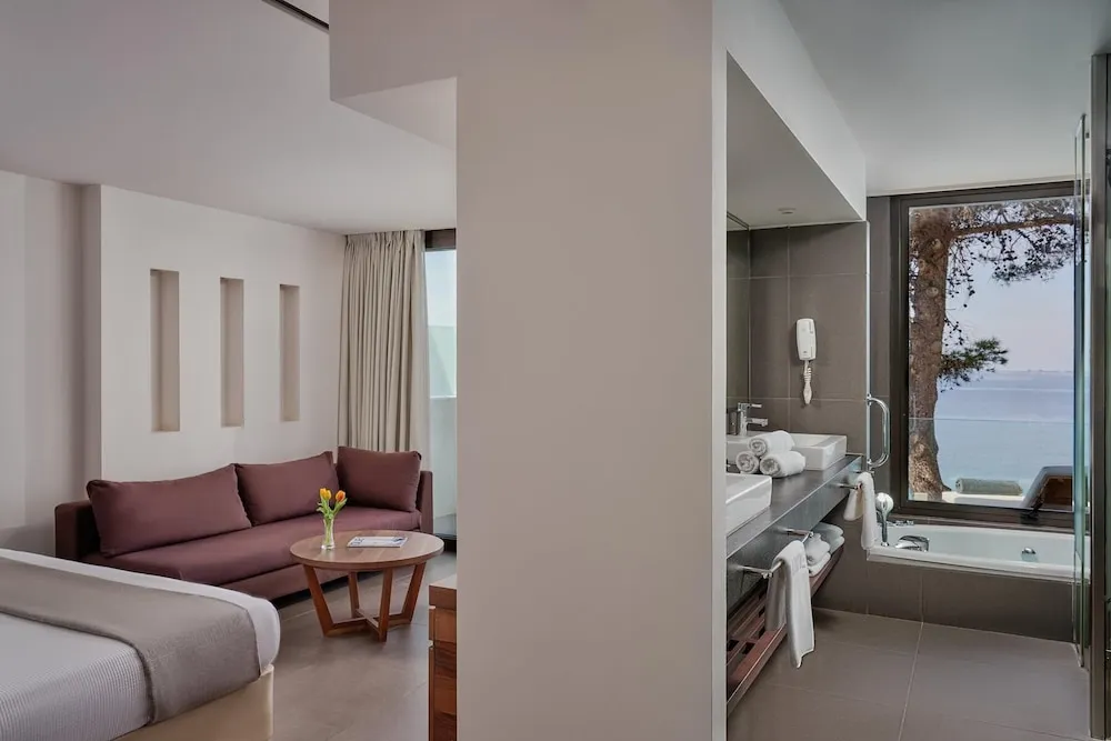 Junior Süit, Sıcak Su Küveti, Denize Bakan (Seafront)