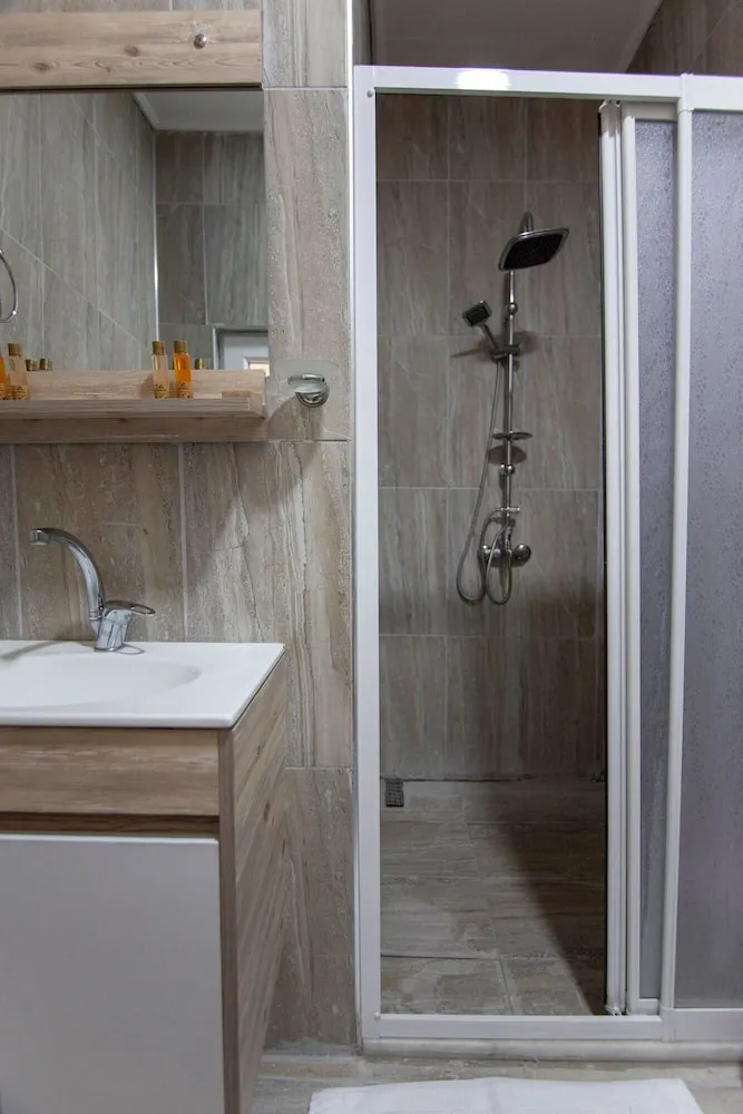 Honeymoon Tek Büyük Yataklı Oda