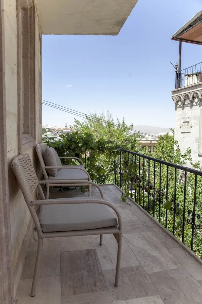 Family Tek Büyük Yataklı Oda