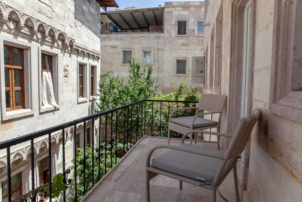 Family Tek Büyük Yataklı Oda